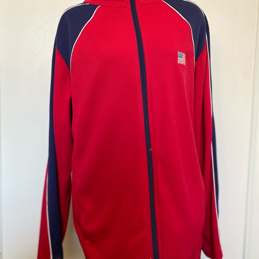 USA zip up, selling because it’s too big on me.